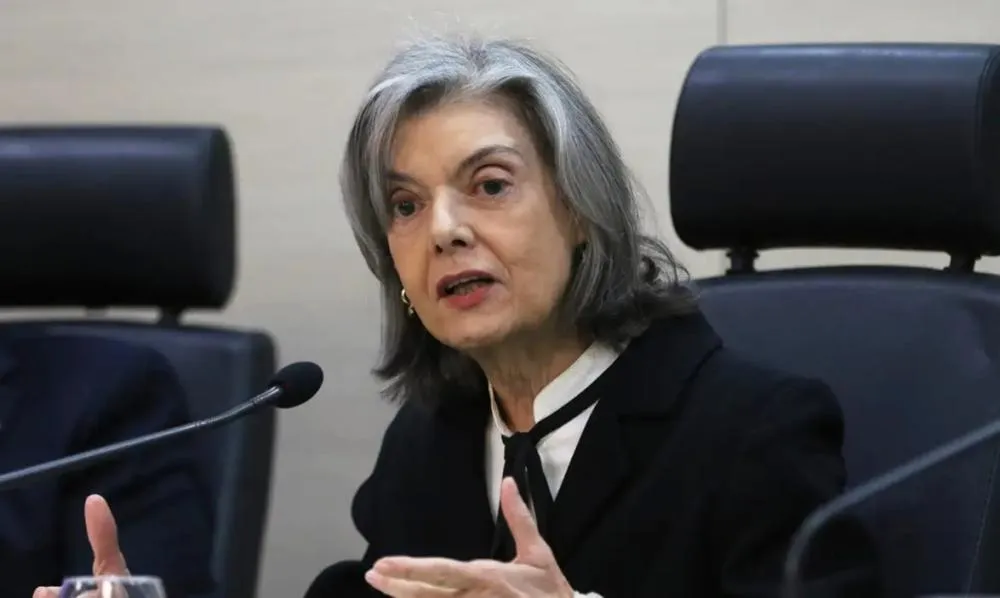 Cármen Lúcia será relatora de Código de Ética do STF, anuncia Fachin