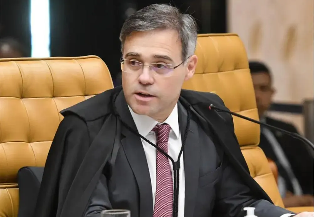 Mendonça devolve dados sigilosos de Vorcaro à CPMI do INSS