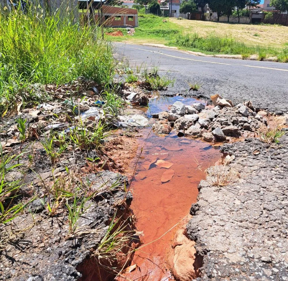 A deterioração asfáltica e buracos representam o maior volume de queixas dos contribuintes marilienses