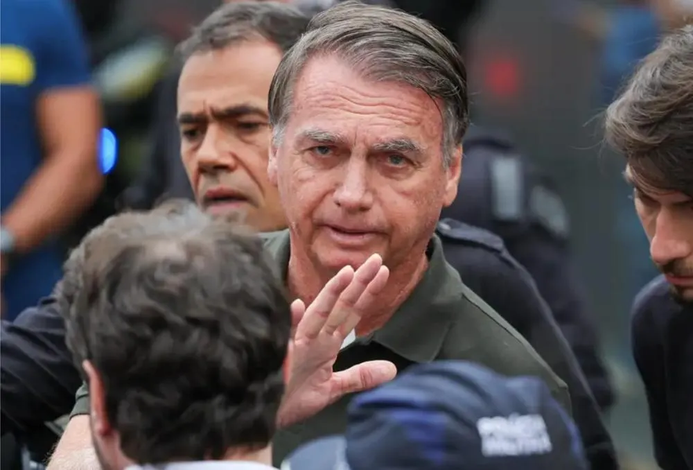 Moraes expede mandado de soltura que autoriza domiciliar a Bolsonaro