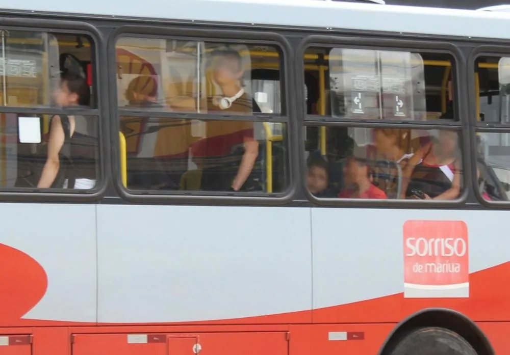 Superlotação e falta de infraestrutura geram queixas em linhas de ônibus da zona Oeste de Marília