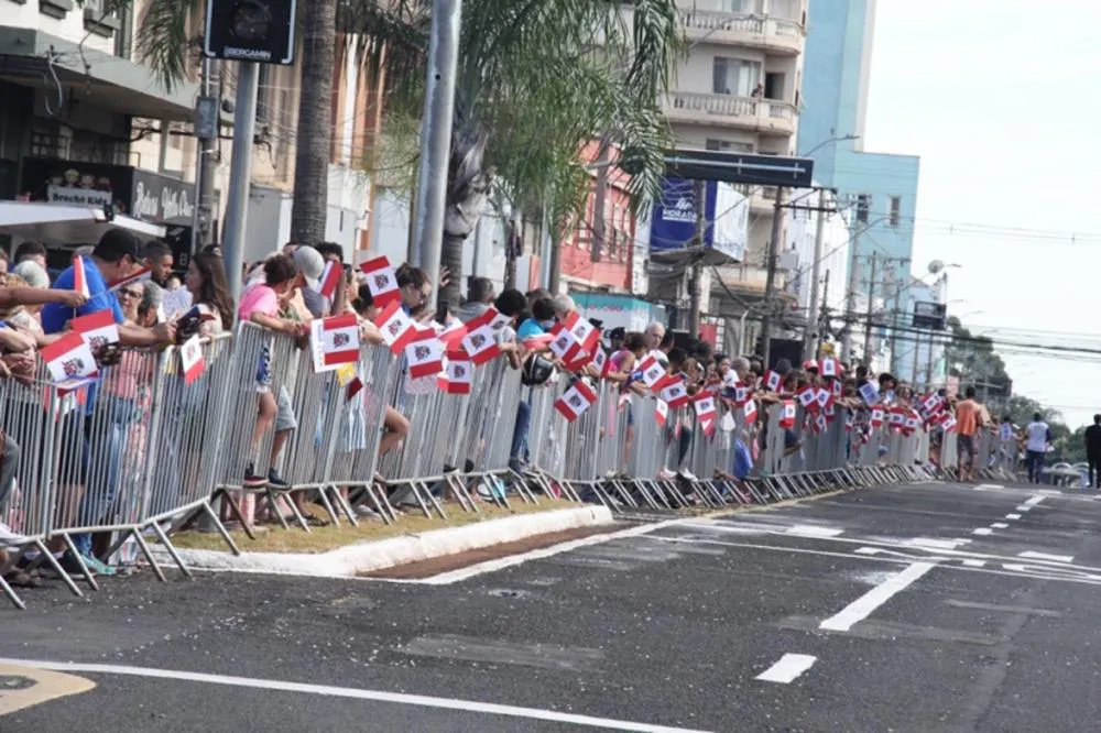 Marília completa 97 anos no sábado com solenidade, desfile e bolo de aniversário