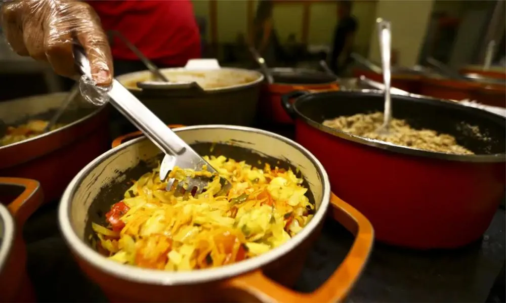 Preço médio do self-service por quilo chega a R$ 86,86 em São Paulo