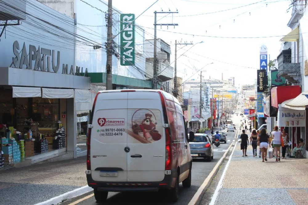 Lojas do comércio de Marília estarão fechadas na sexta-feira, dia 1° de maio. Abrem sábado até às 17 horas