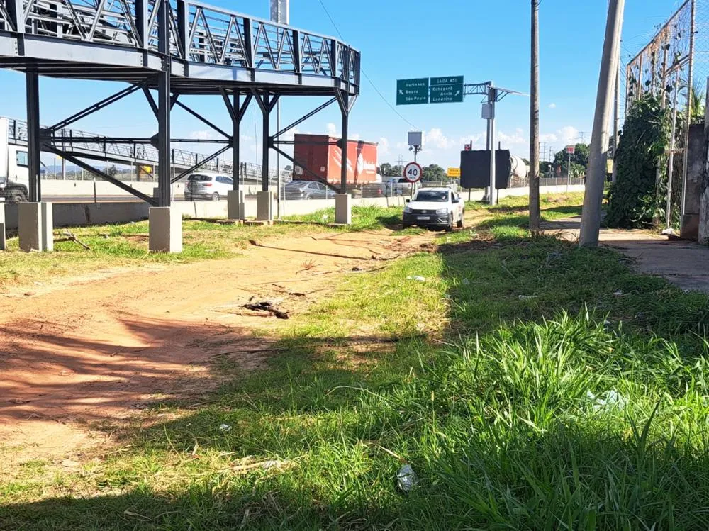 Sem asfalto: Moradores da zona Oeste de Marília convivem com lama e poeira 