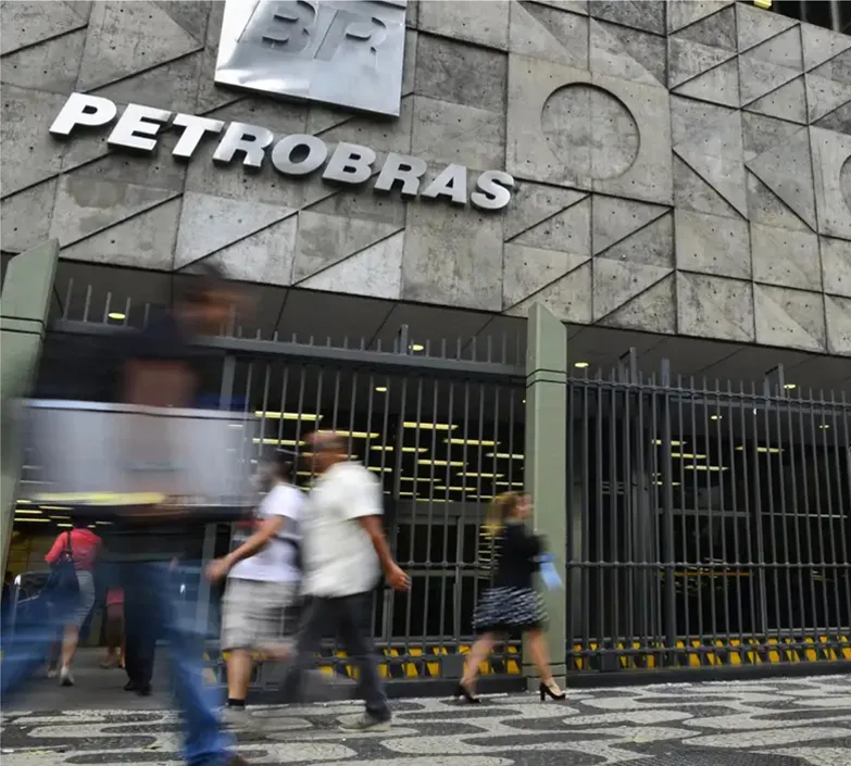 Preço médio passará de R$ 2,57 para R$ 2,61 por litro na sexta-feira - Foto: Arquivo/Agência Brasil