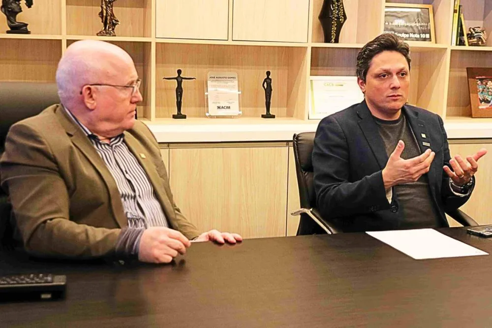 José Augusto Gomes e Carlos Bitencourt, ambos da Acim, falam sobre o Café Empresarial, toda segunda terça-feira do mês