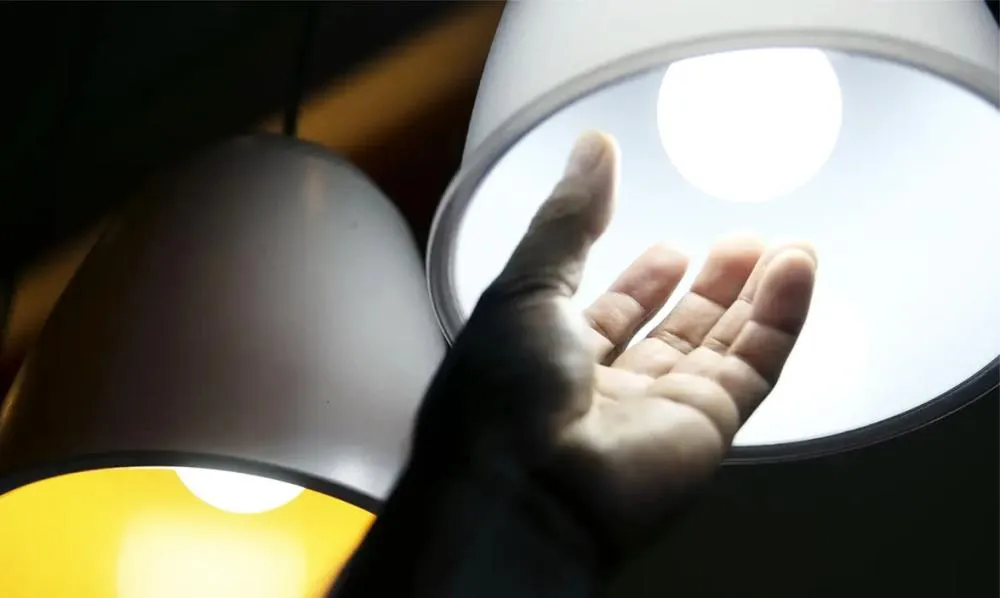Bandeira tarifária das contas de luz segue amarela em julho