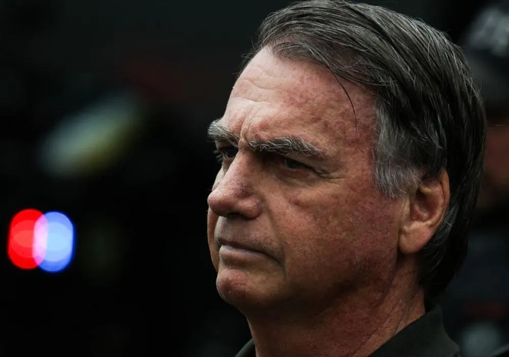 Moraes suspende visitas a Bolsonaro na prisão domiciliar