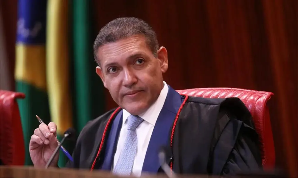 Urna eletrônica é patrimônio da democracia, diz presidente do TSE