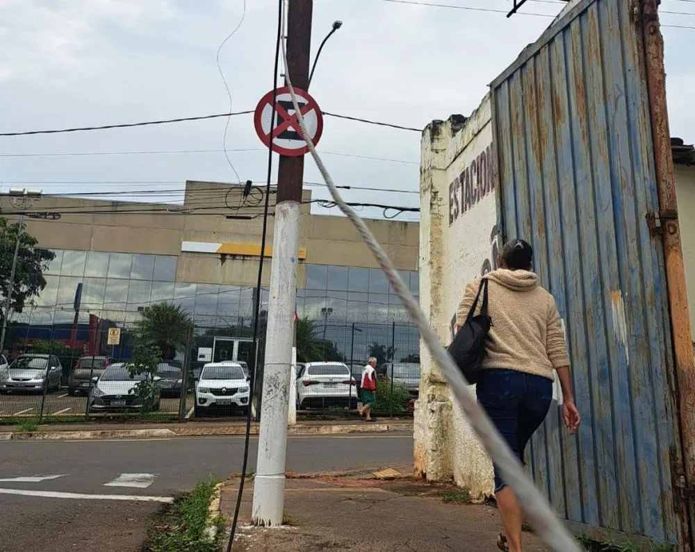 Perigo pelas Ruas: Fios soltos seguem sem solução em Marília