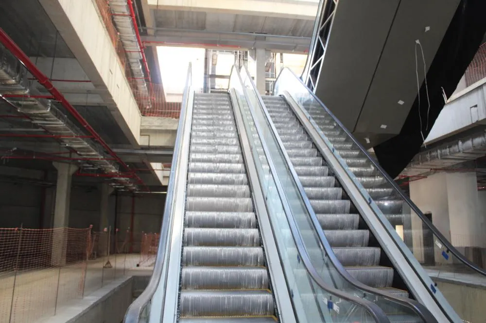 Com obras na reta final e instalação de escadas rolantes, a praça de alimentação será a maior da região