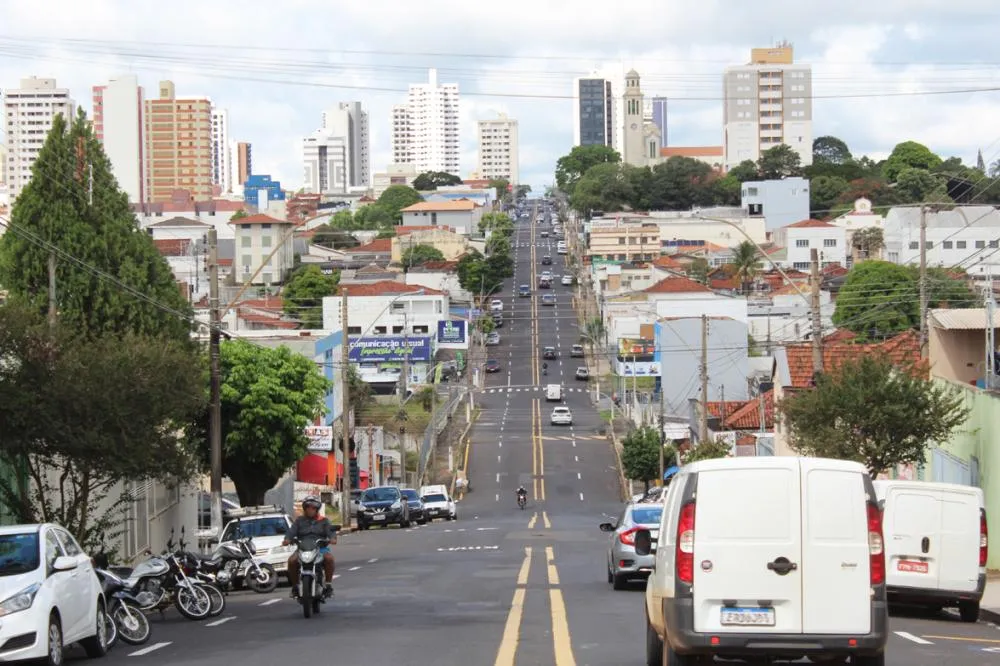 Crescimento da frota de veículos em Marília apresenta aceleração em 2024 e já atinge 100 mil automóveis em circulação na cidade