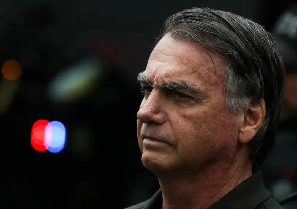 Bolsonaro é preso pela Polícia Federal em Brasília