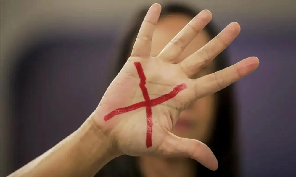 Mulher fora do trabalho tem 3 vezes mais risco de sofrer violência